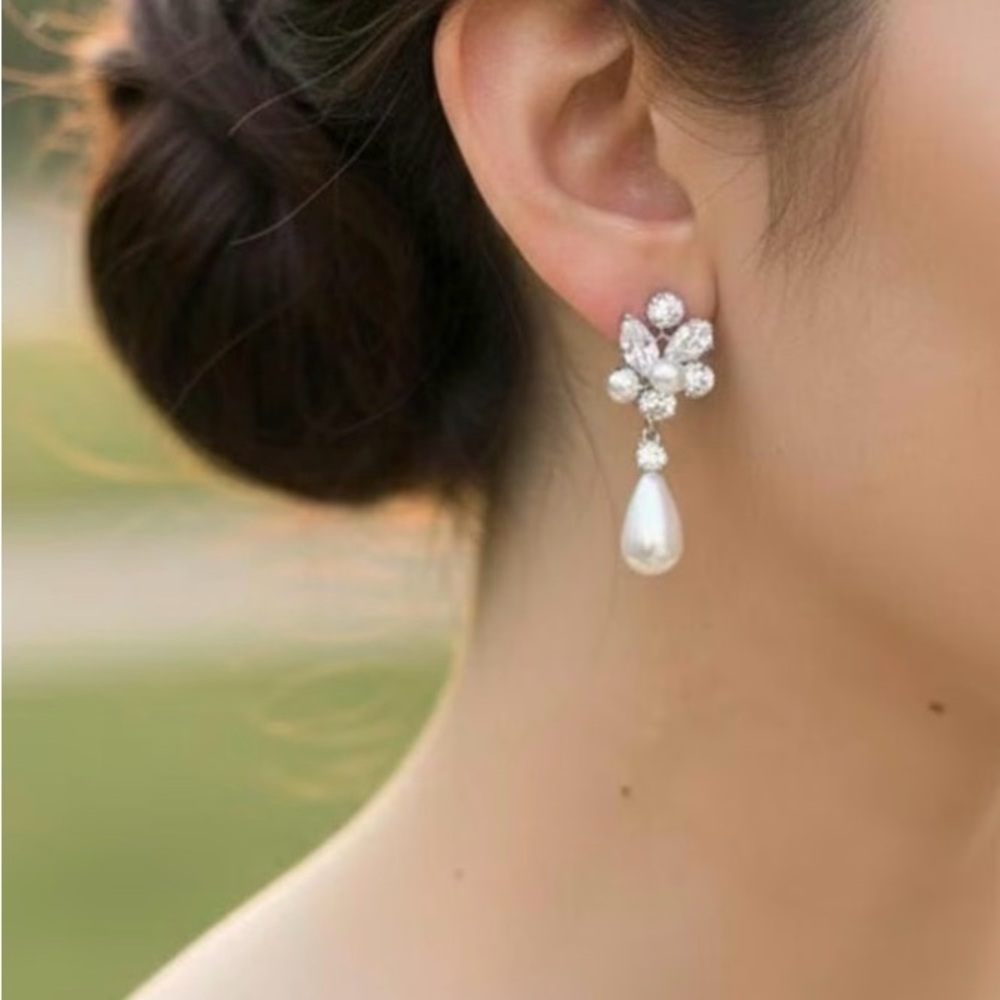 Elegant Pearl and Crystal Drop Earrings